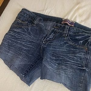 Cut jeans